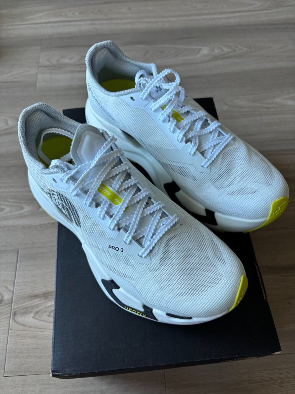 The North Face Summit VECTIV Pro 3 Unisex Shoes - White Mens Size 9.5 - Picture 3 of 9